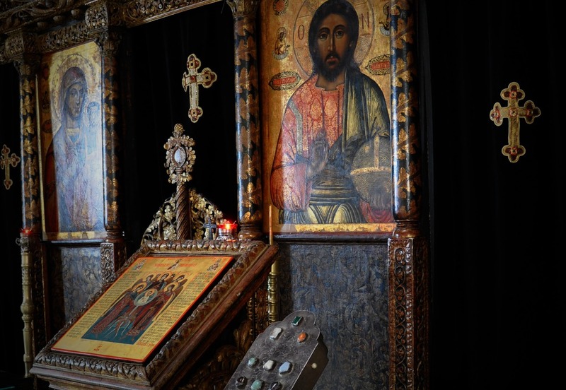 Patriarhia Română recomandă evitarea sărutării icoanelor din biserică, în contextul Covid-19. MĂSURI sanitare și spirituale