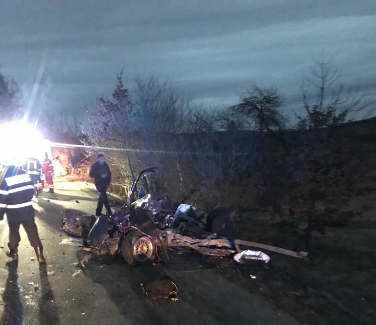 FOTO/VIDEO Accident GROAZNIC în Sibiu: Trei tineri morți, altul în stare gravă și două mașini facute praf