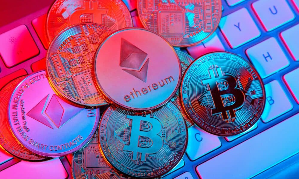 Avantajele și dezavantajele de a converti crypto în bani pe Platforme Exchange