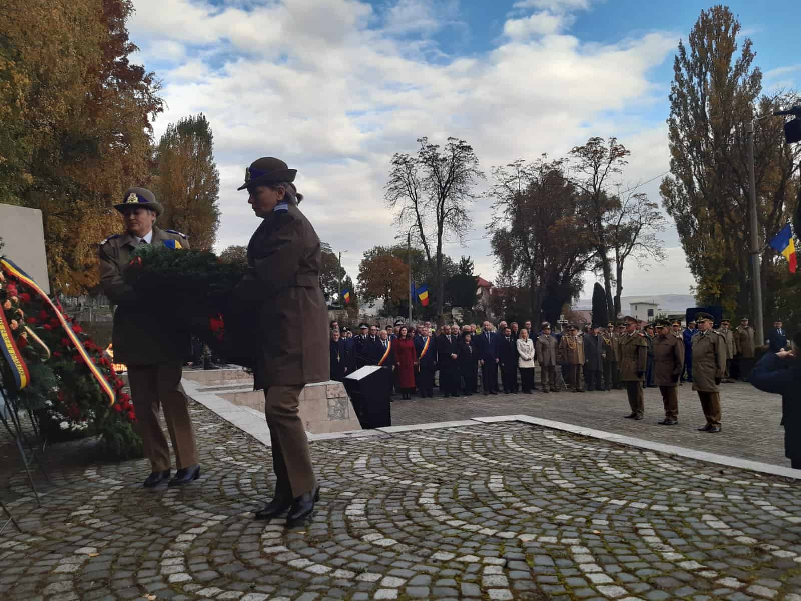 ziua armatei coroane flori (1)