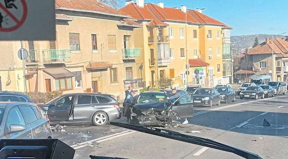 accident 4 mașini Calea Turzii