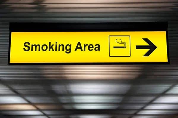 Licitație spații fumat Aeroportul Cluj