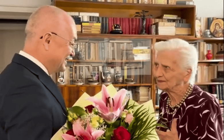 Clujeanca Maria Borconi vizitată de Emil Boc la împlinirea vărstei de 100 de ani