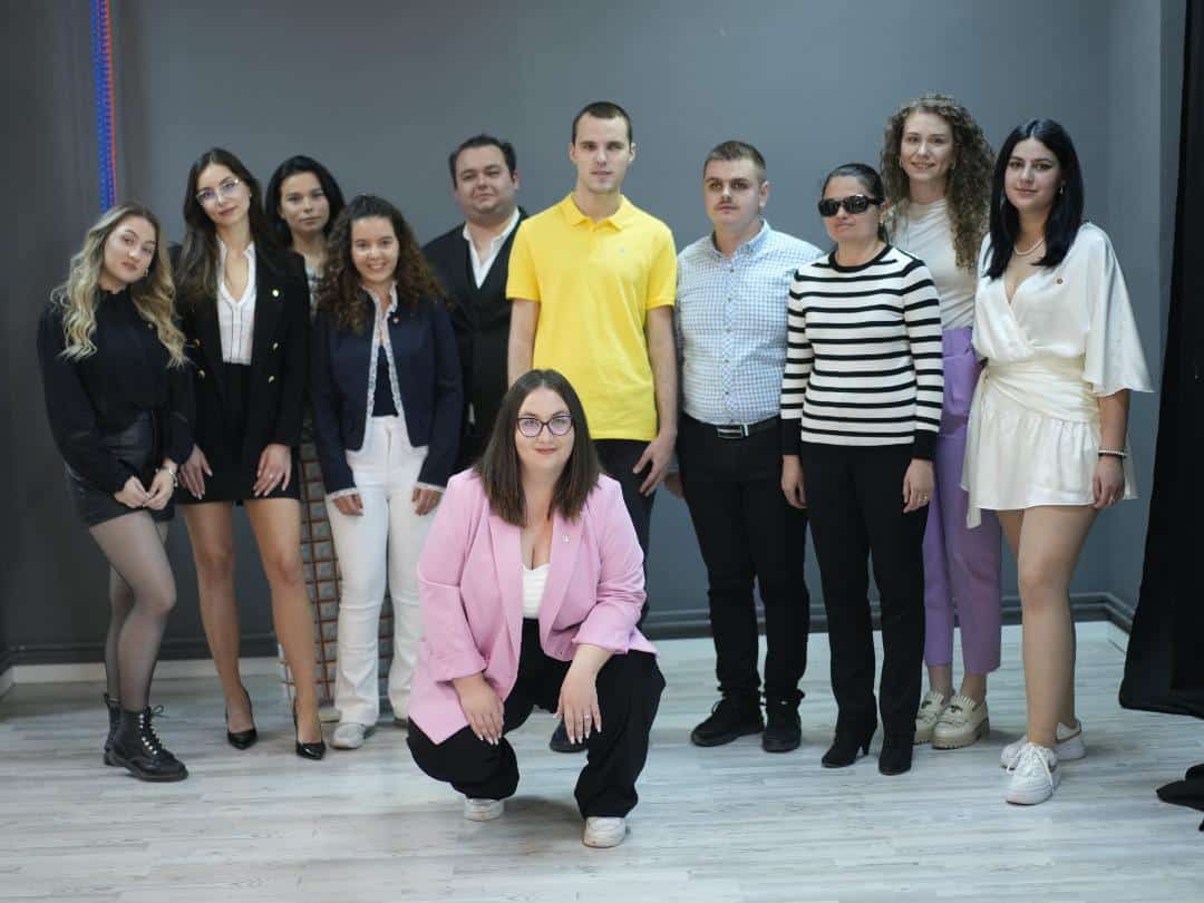 Licitație caritabilă pentru elevii cu deficiențe de vedere din Cluj