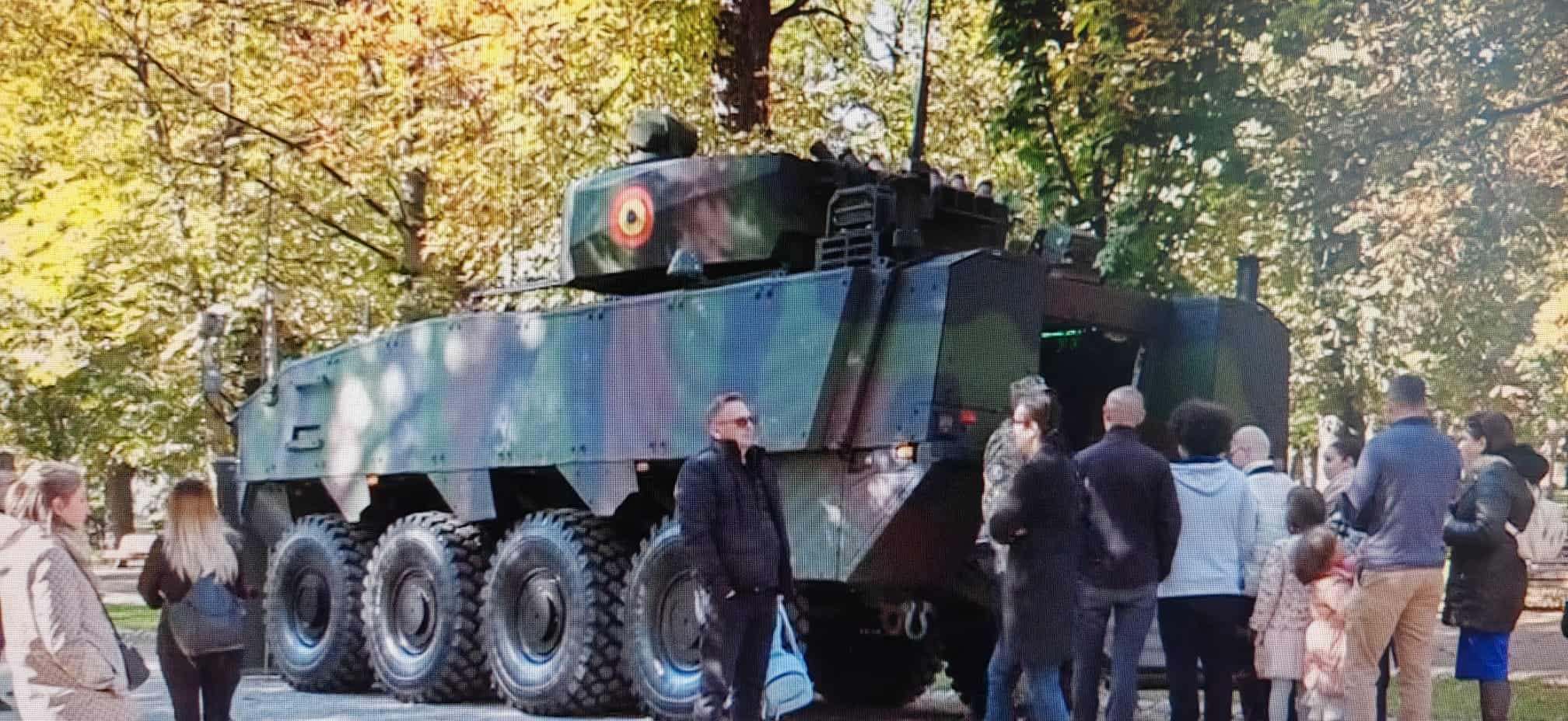 militară