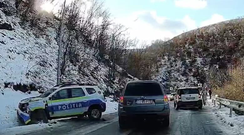 Accident la Băișoara cu mașina poliției