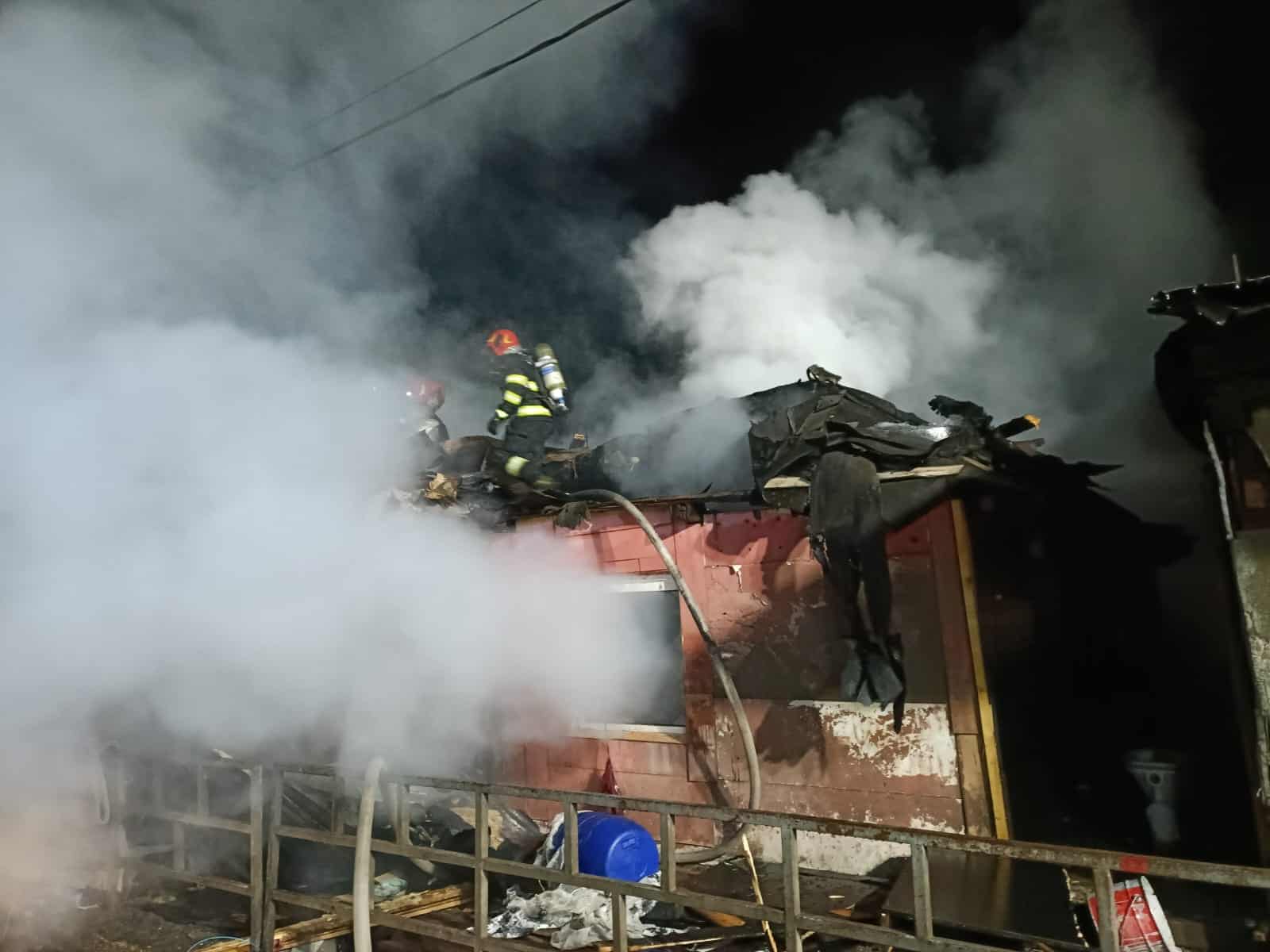 Incendiu pe strada Cantonului