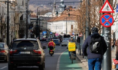 Polițiștii, o nouă acțiune printre LIVRATORII de mâncare străini la Cluj-Napoca